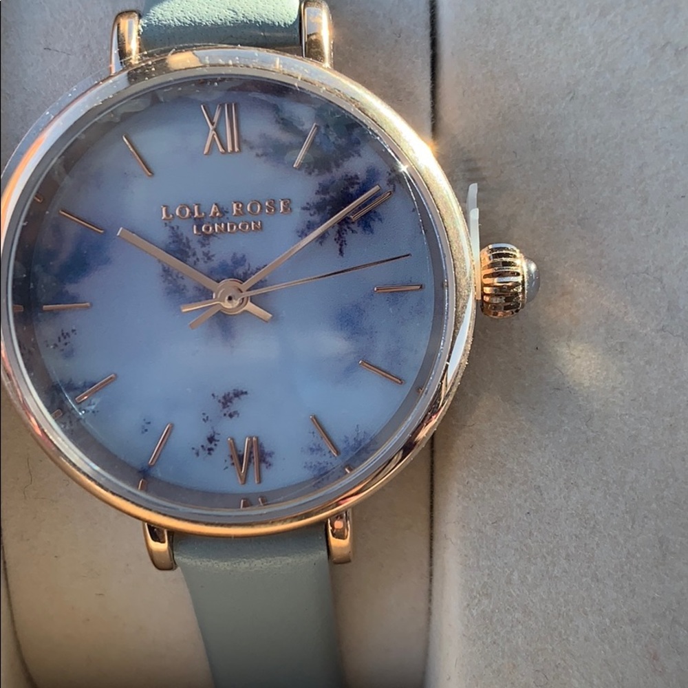Watch - Picture 2 of 4